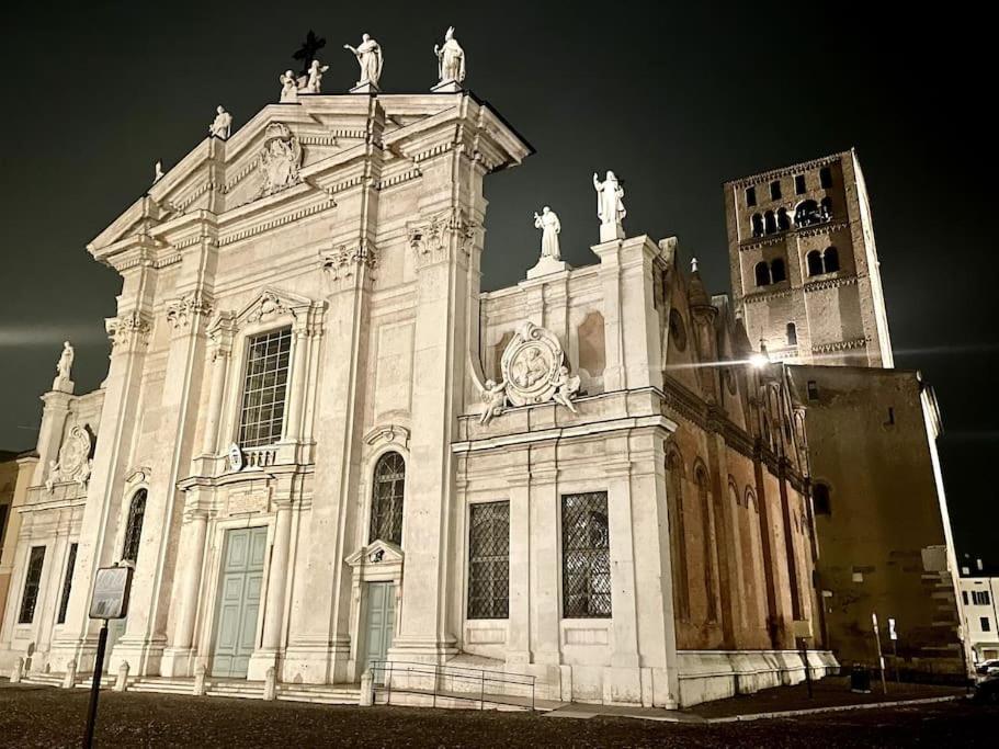 Wonderful Central Apartment! Mantova Luaran gambar